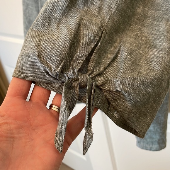 Jones New York blue, 3/4 sleeve, popover tunic. Size L - Picture 4 of 5